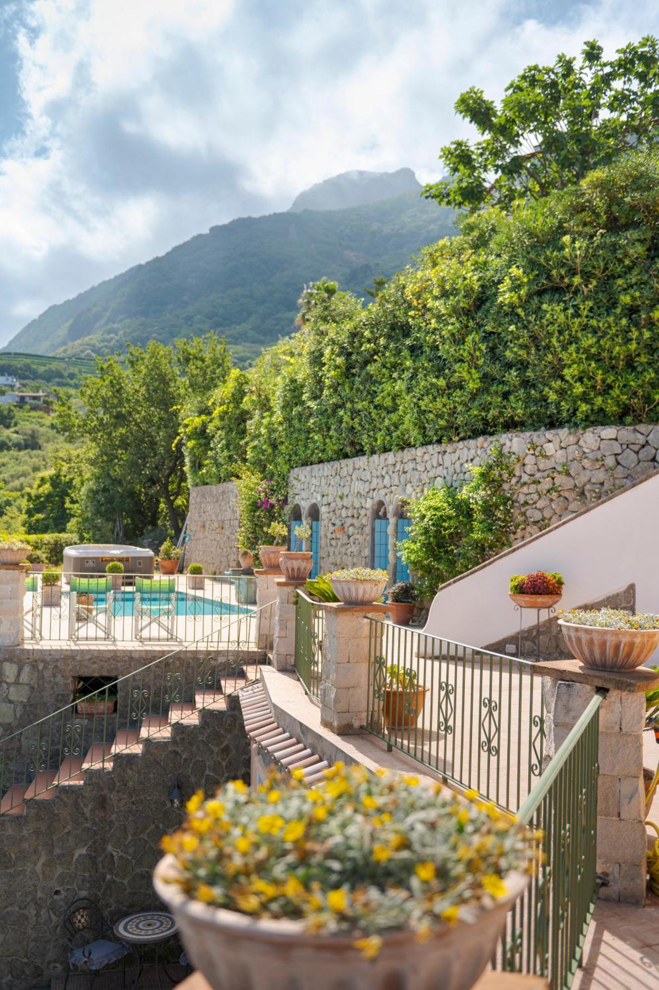 Отель Poggio Del Sole Форио Экстерьер фото